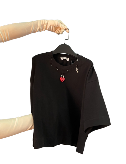 Cropped T-shirt with Heart lock